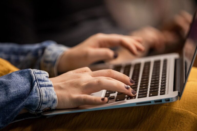 Concursos na região Sul abrem 844 vagas com salários de até R$ 13,2 mil