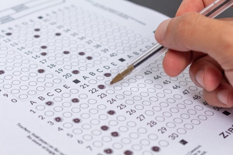 Rio Bonito do Iguaçu lança concurso público com 55 vagas e salários de até R$ 4,9 mil