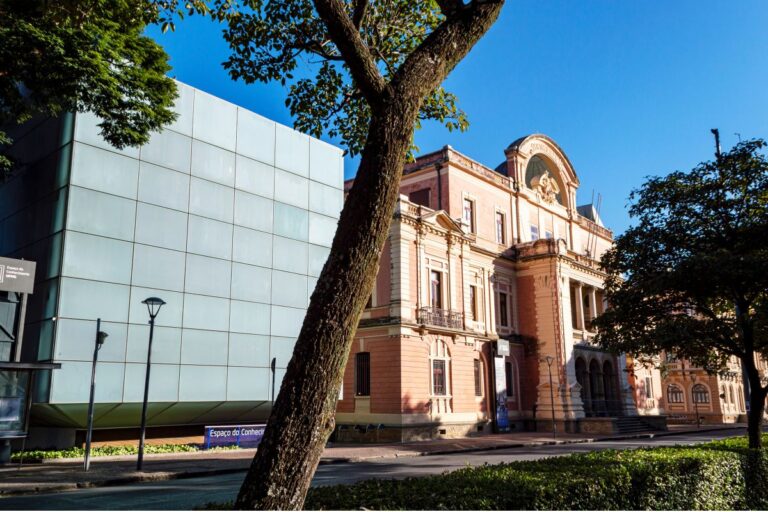 UFSM lança concurso público com quatro vagas de professor e salários de até R$ 13 mil