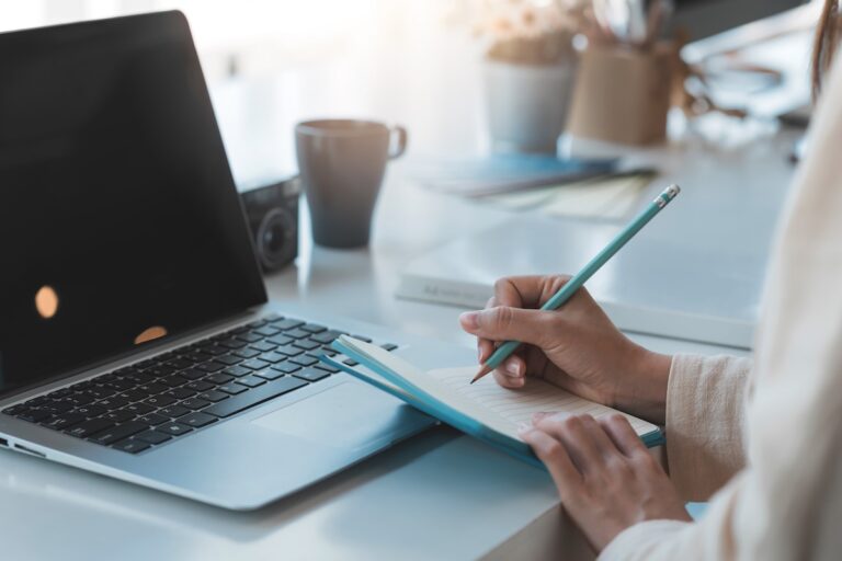 Concurso da Prefeitura de Gameleira de Goiás abre 131 vagas com salários de até R$ 4 mil